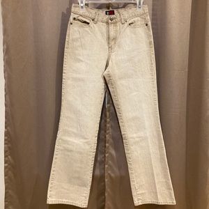 NY Jeans New York & Co. Khaki jeans Size 2. Five functional pockets, no designs